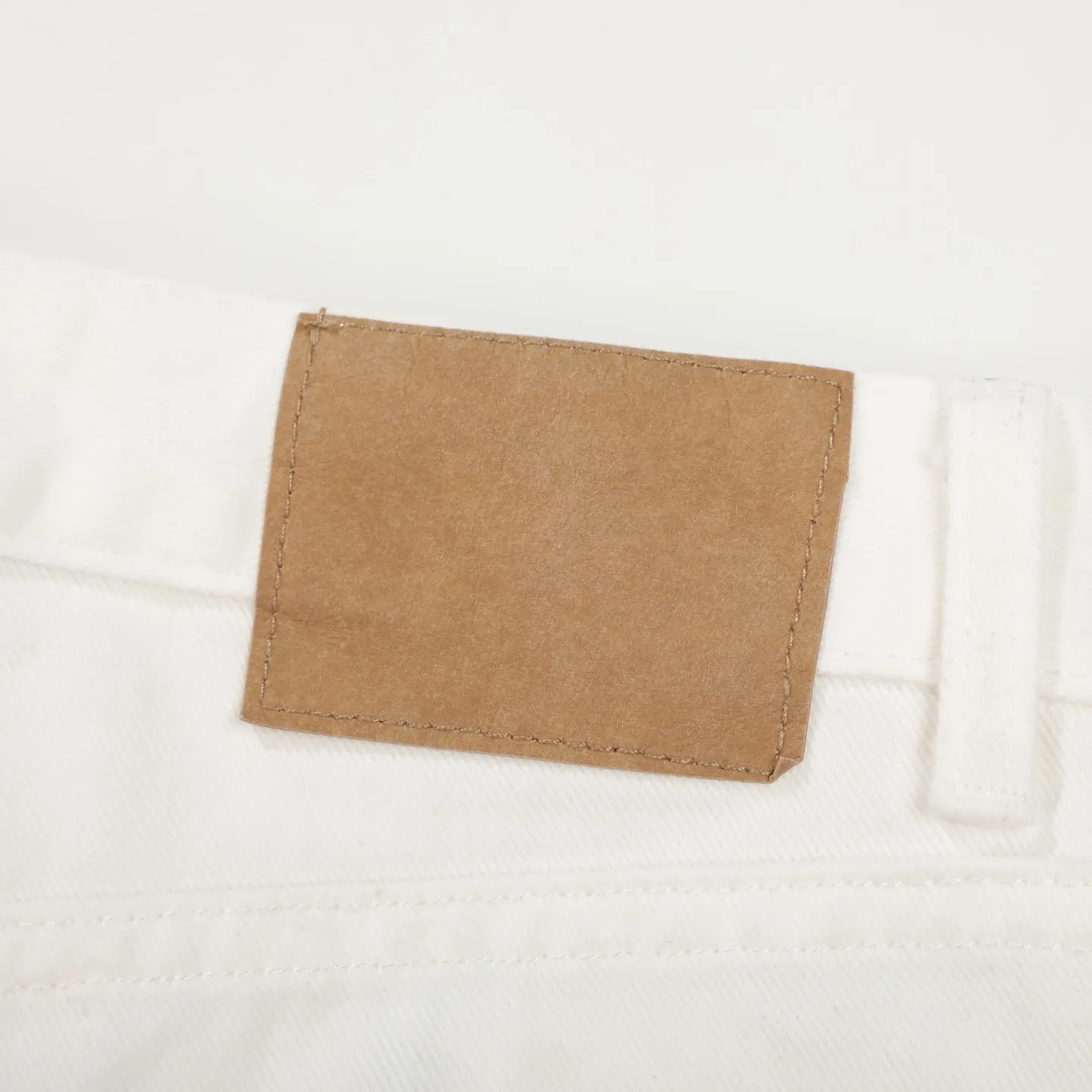 P280 Chrome Hearts/Chrome Hearts 25FW CH top denim large cross leather jeans (white) Chrome Hearts white cow king jeans Chrome Hearts' most popular color pants are made of beaded canvas fabric. Heavy washing makes the upper body of the fabric more textured and the pants are tall and straight! The three-dimensional cutting of the whole trousers is a masterpiece! The hardware is customized by zp. The beaded canvas fabric is thick and soft after being washed. It has good breathability. Customized small leather label. Unique design. The details are in place, simple and elegant, and the workmanship is exquisite. The whole trousers are neatly routed and the details are in place. Look for the correct version. Size: 28 30 32 34 (corresponding to s-xl) Detailed size can be found in Figure 9
